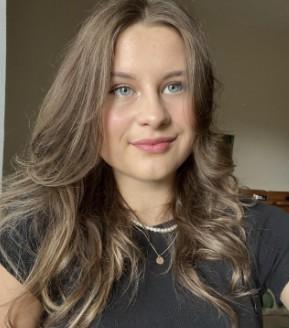 ANNA MIKULOVÁ